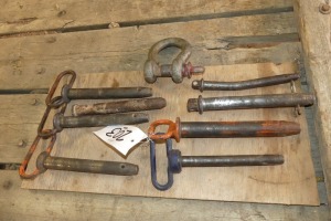 5 Drawbolts, 3 Pins, Clevis