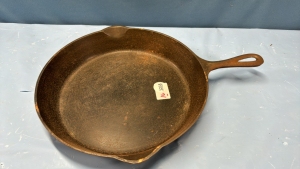 11" Cast Iron Frying Pan