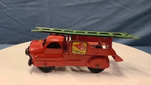 Lincoln Tin Fire Truck with Ladders -7" Long