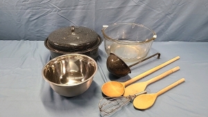 Kitchen Ware Lot