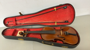 Copy of Stradivarius Violin with 2 Bows in Wooden Case