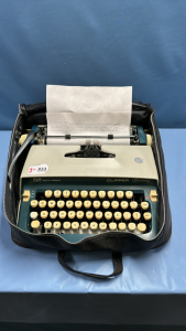 SCM Smith-Corona Manual Typewriter in Vinyl Case