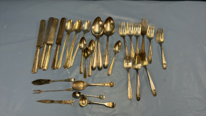 Quantity of Unmatched Silver Plate Flatware